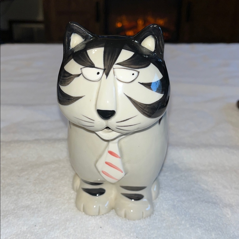 VTG Takahashi San Francisco Hand painted Ceramic Cat  Creamer/Figurine with Tie